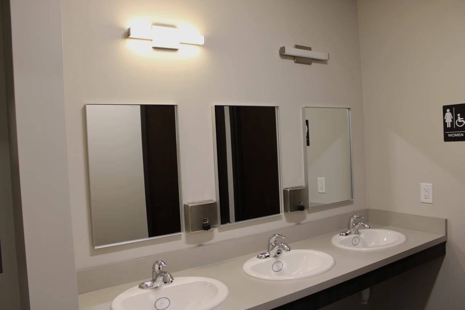 girls mirrors
